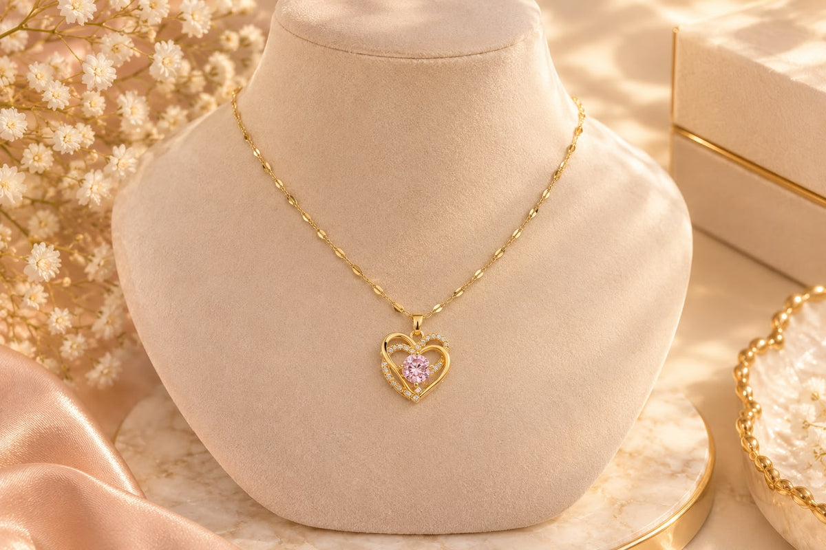 Collier Cœur Entrelacé doré en acier inoxydable
