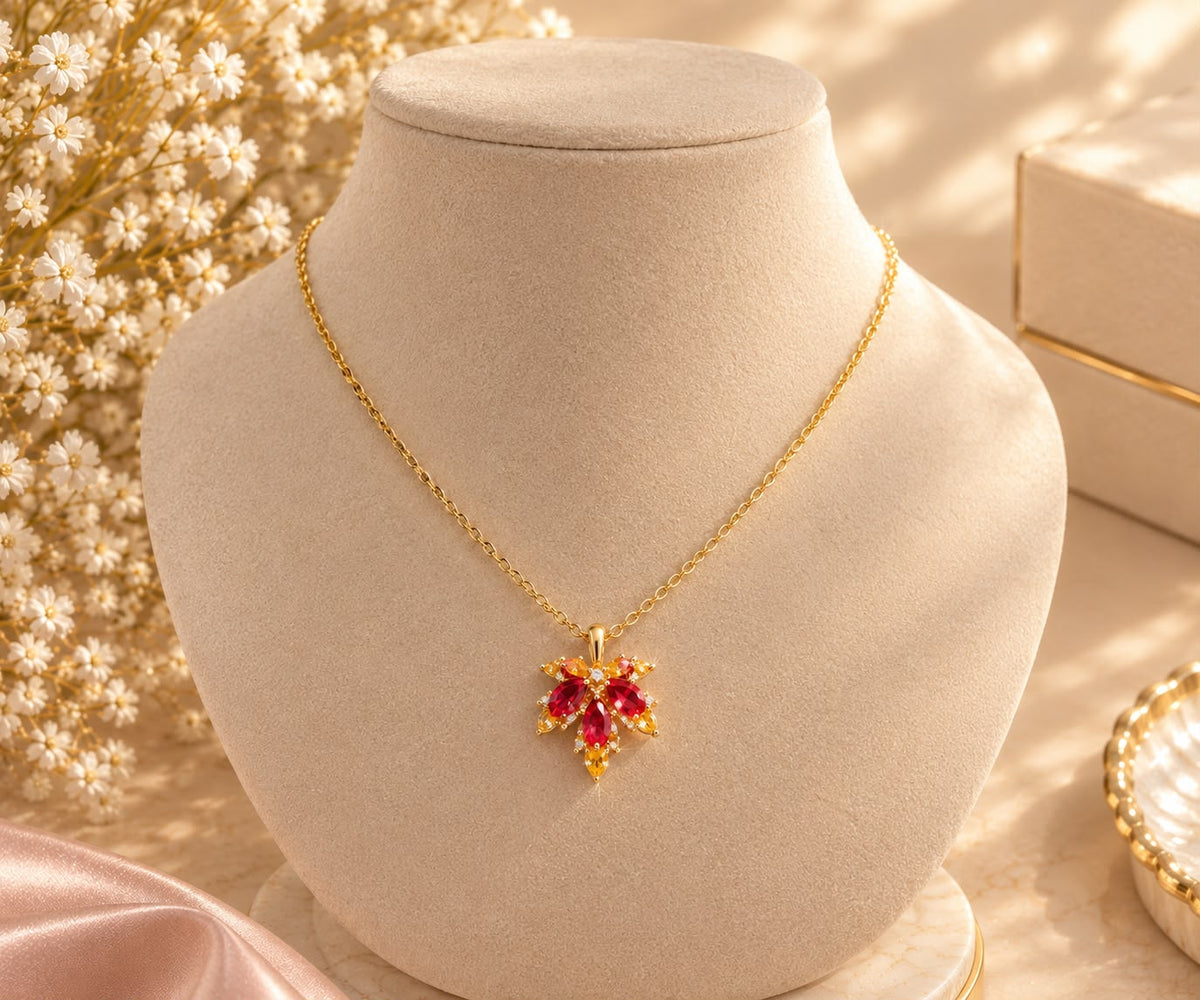 Collier Feuille d'Érable doré en acier inoxydable