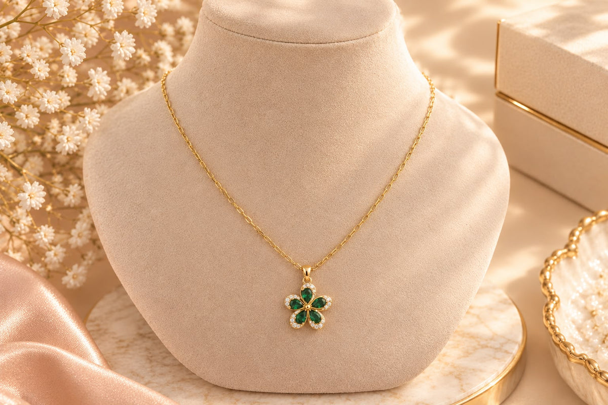 Collier Flocon Vert doré en acier inoxydable
