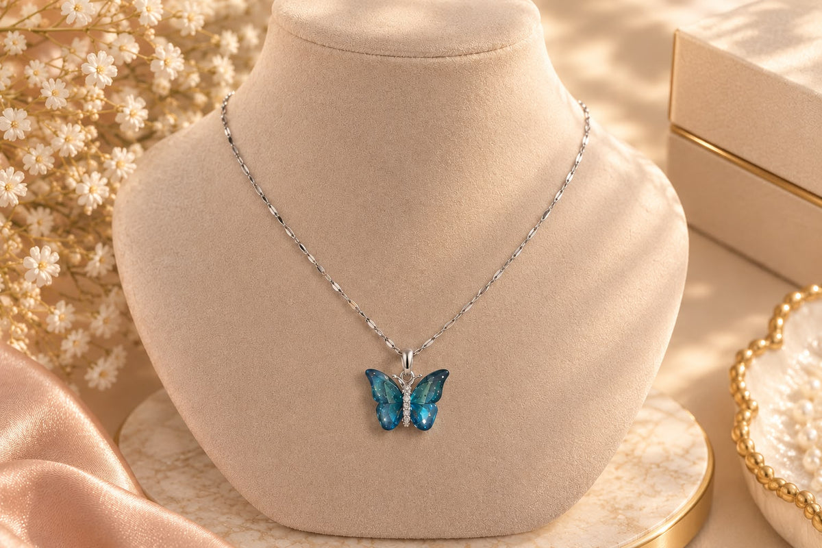 Collier Papillon argenté en acier inoxydable